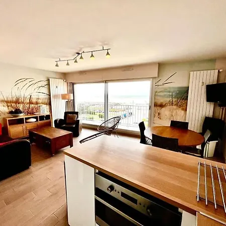 Appt Centre Ville, Vue Avec Balcon *